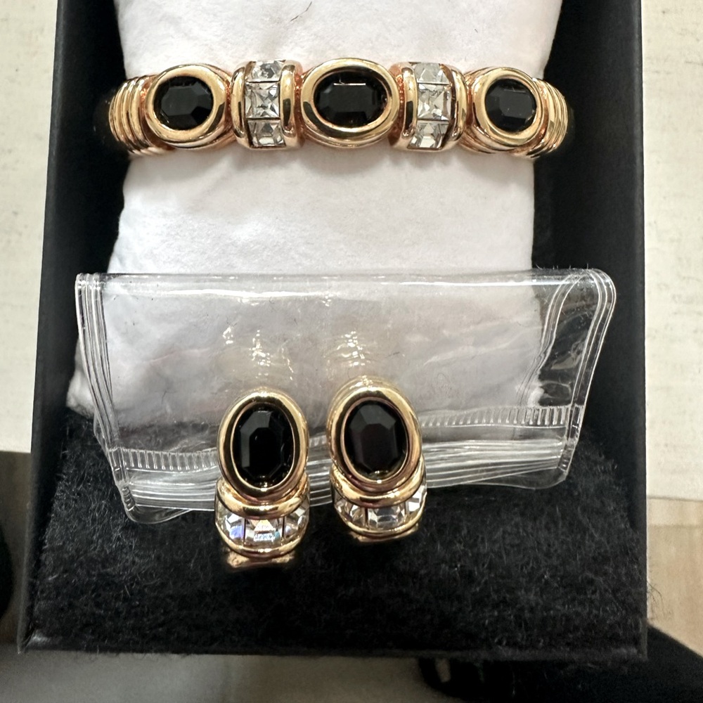 Swan Signed Swarovski Black White Crystal Bracelet Clip Earrings Set